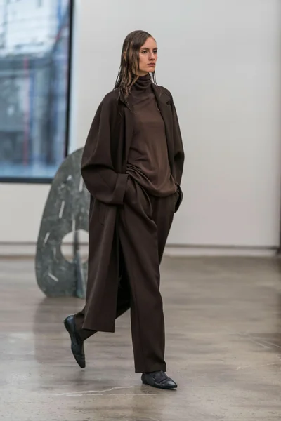 Look 9